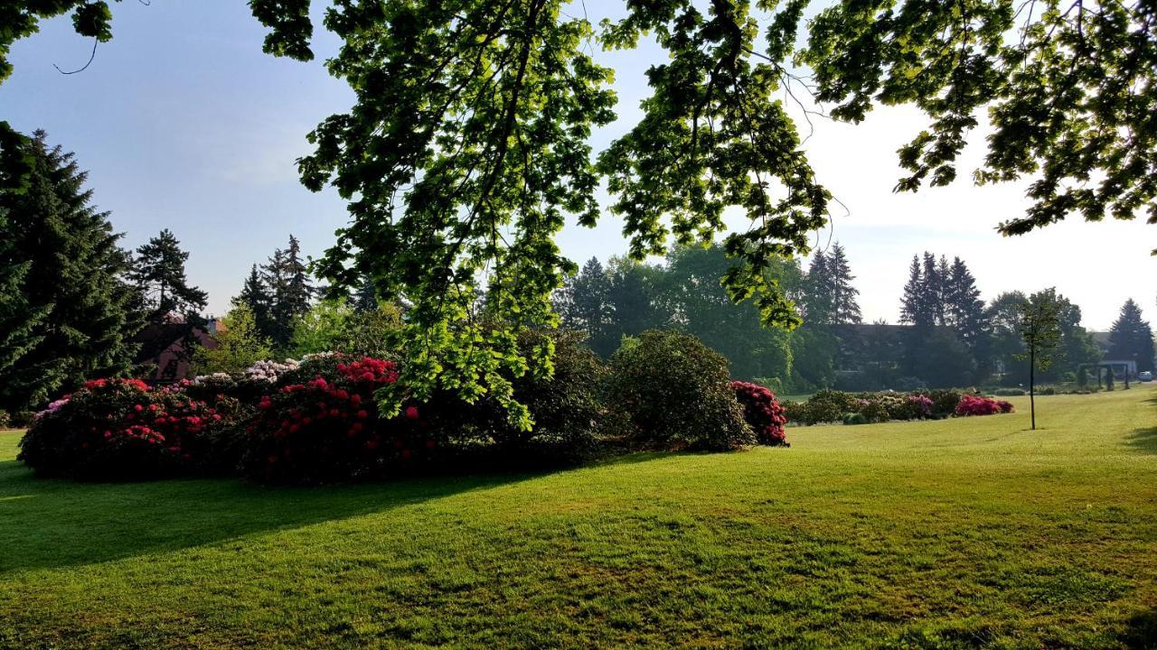 Hotel Floret Pruhonice Exterior photo